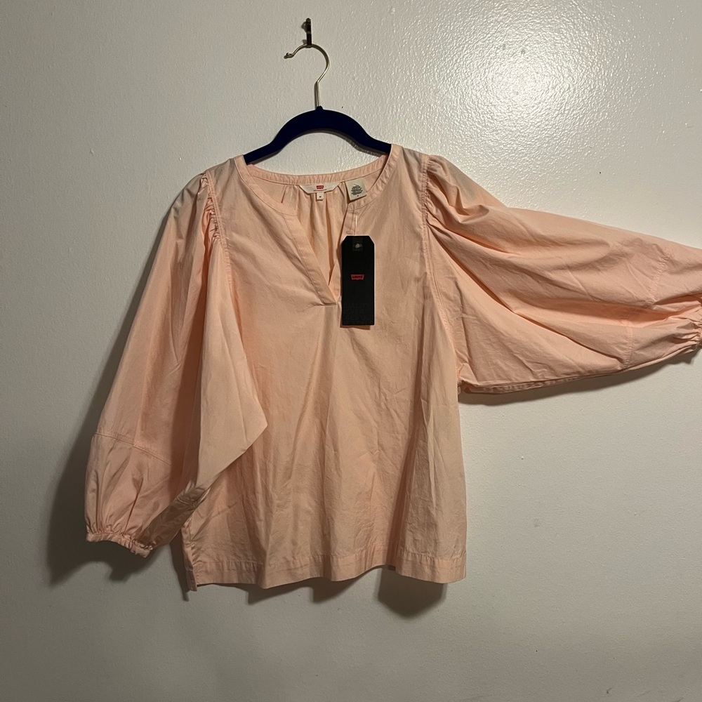 Super Cute and comfy Levi's Jordyn Top in Peach Blush
